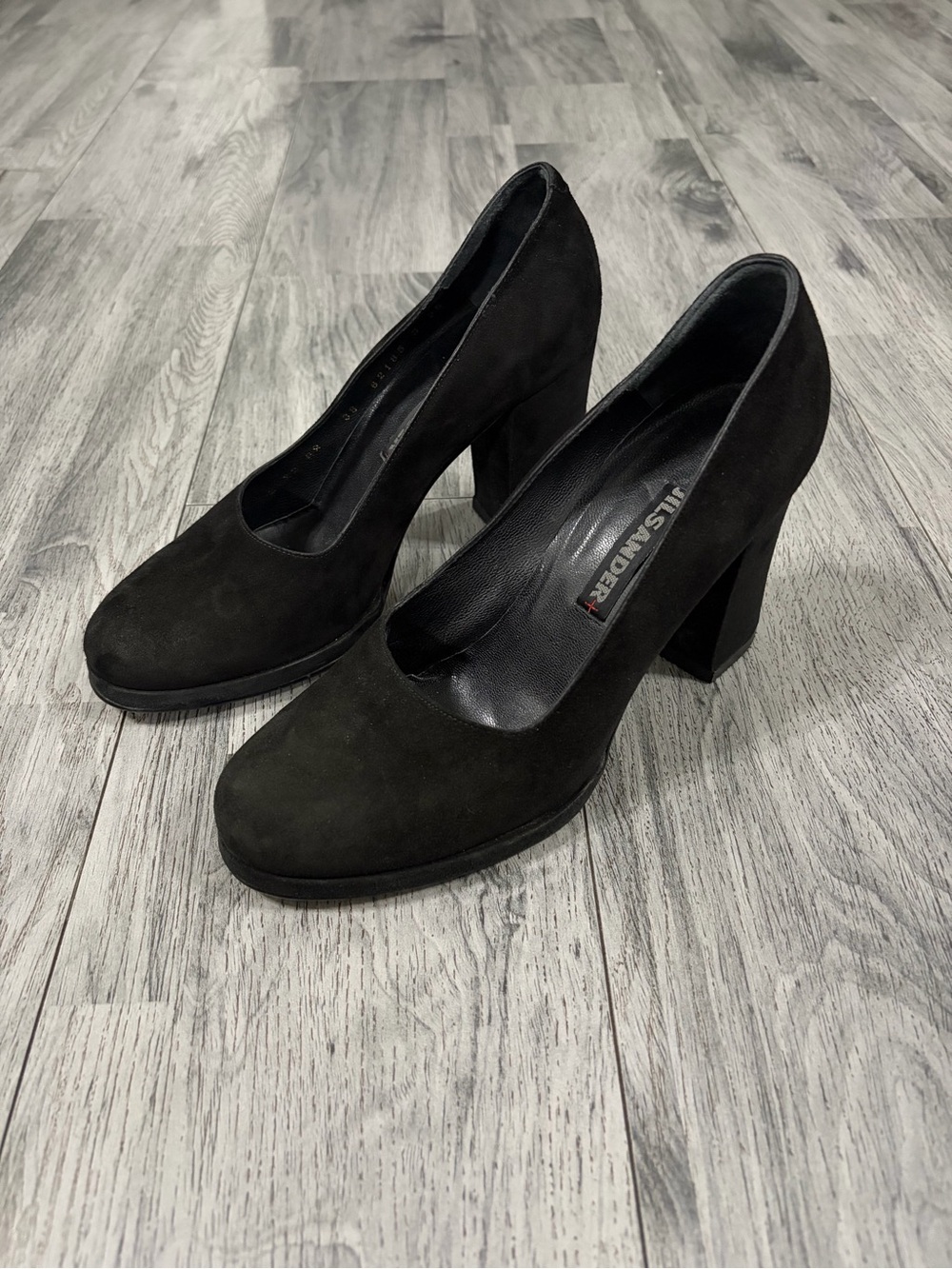 Jil Sander Black Suede Round-Toe Block Heel Pumps